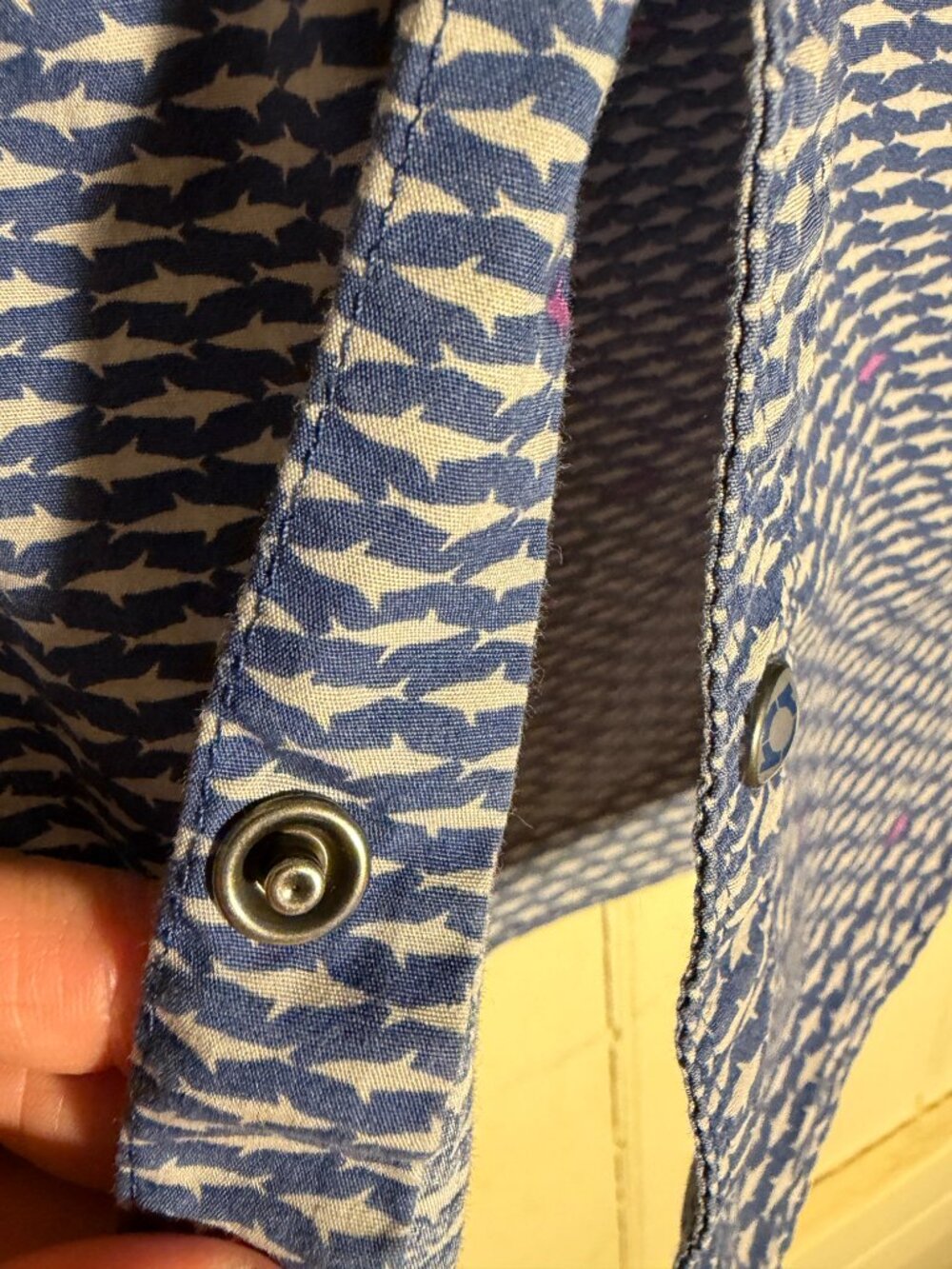 Kenneth Cole Reaction Men's Short Sleeve Button Down Blue/Gray Shark Shirt Sz M - Picture 4 of 11